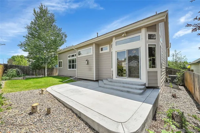 front view of house with a yard