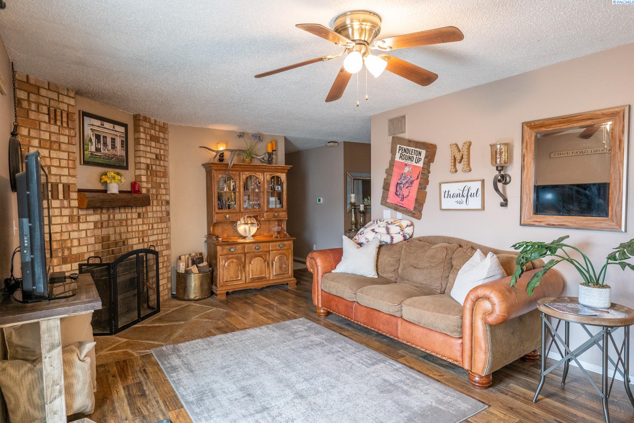 1983 Apricot Road Grandview, WA 98930 - Photo 15 of 27 Gallery Image 15