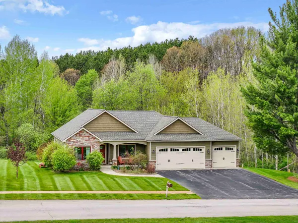 $900,000 | 3251 Huellmantel Drive, Traverse City, MI 49685