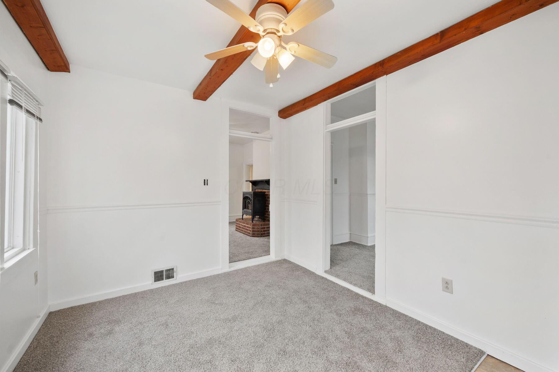 369 North Union Street Delaware, OH 43015 - Photo 6 of 36 Foyer/Den
