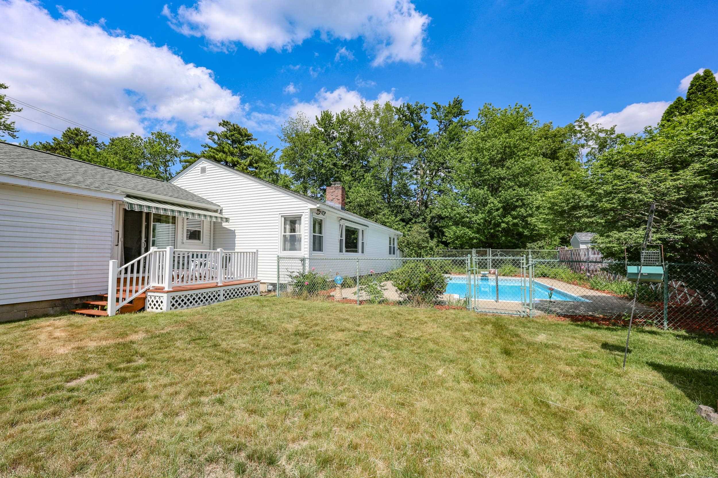 68 Robinson Road Nashua, NH 03060 - Photo 43 of 54