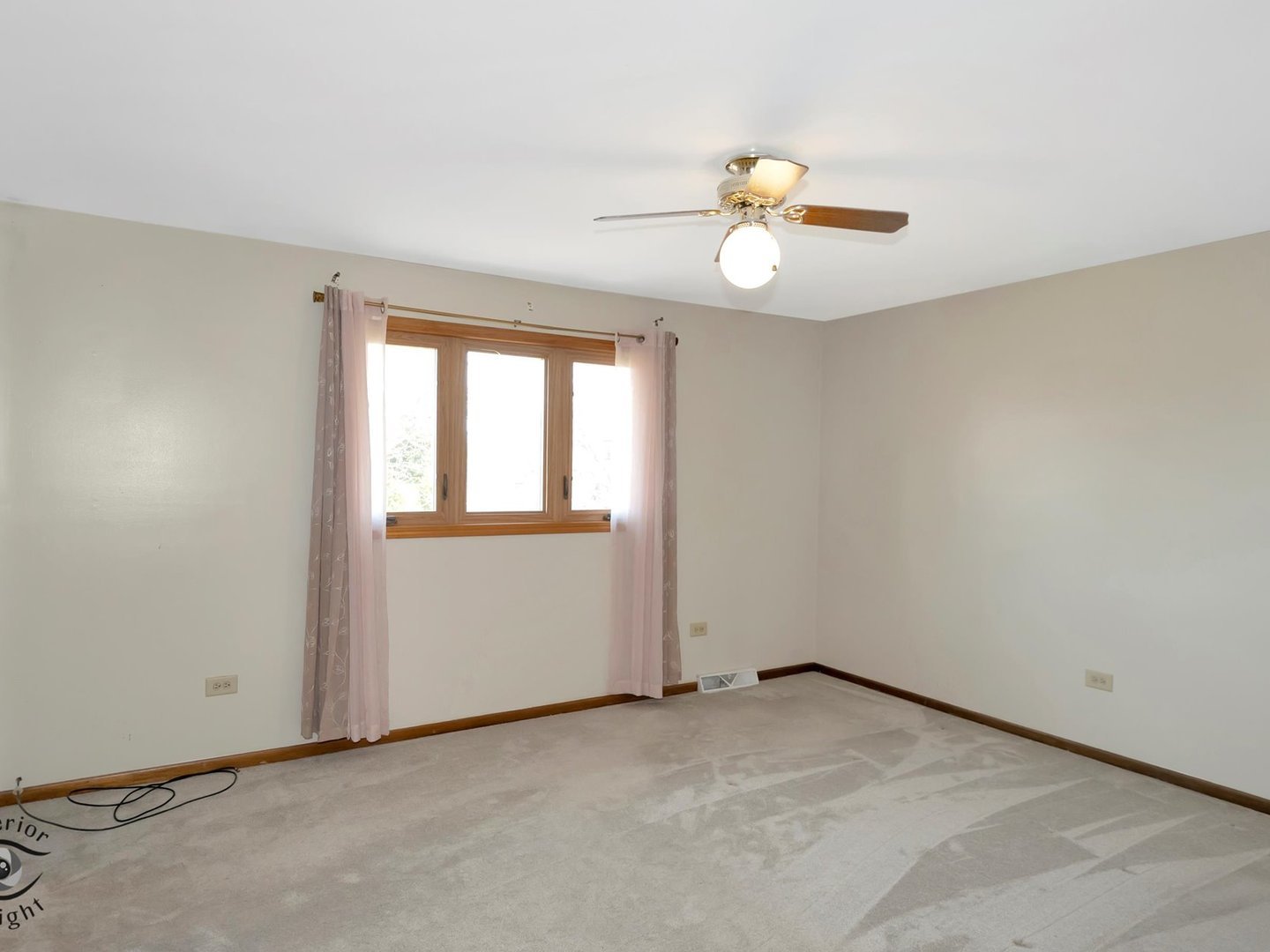 14501 South Abbott Road East Homer Glen, IL 60491 - Photo 16 of 31 an empty room with windows
