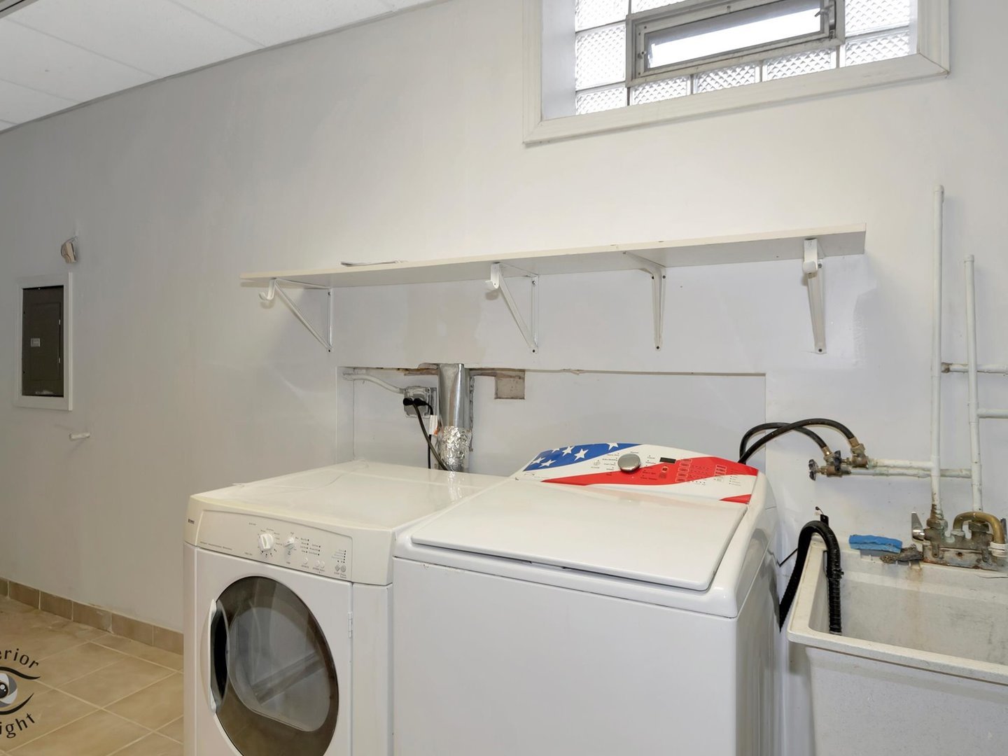 14501 South Abbott Road East Homer Glen, IL 60491 - Photo 22 of 31 a utility room with dryer and washer
