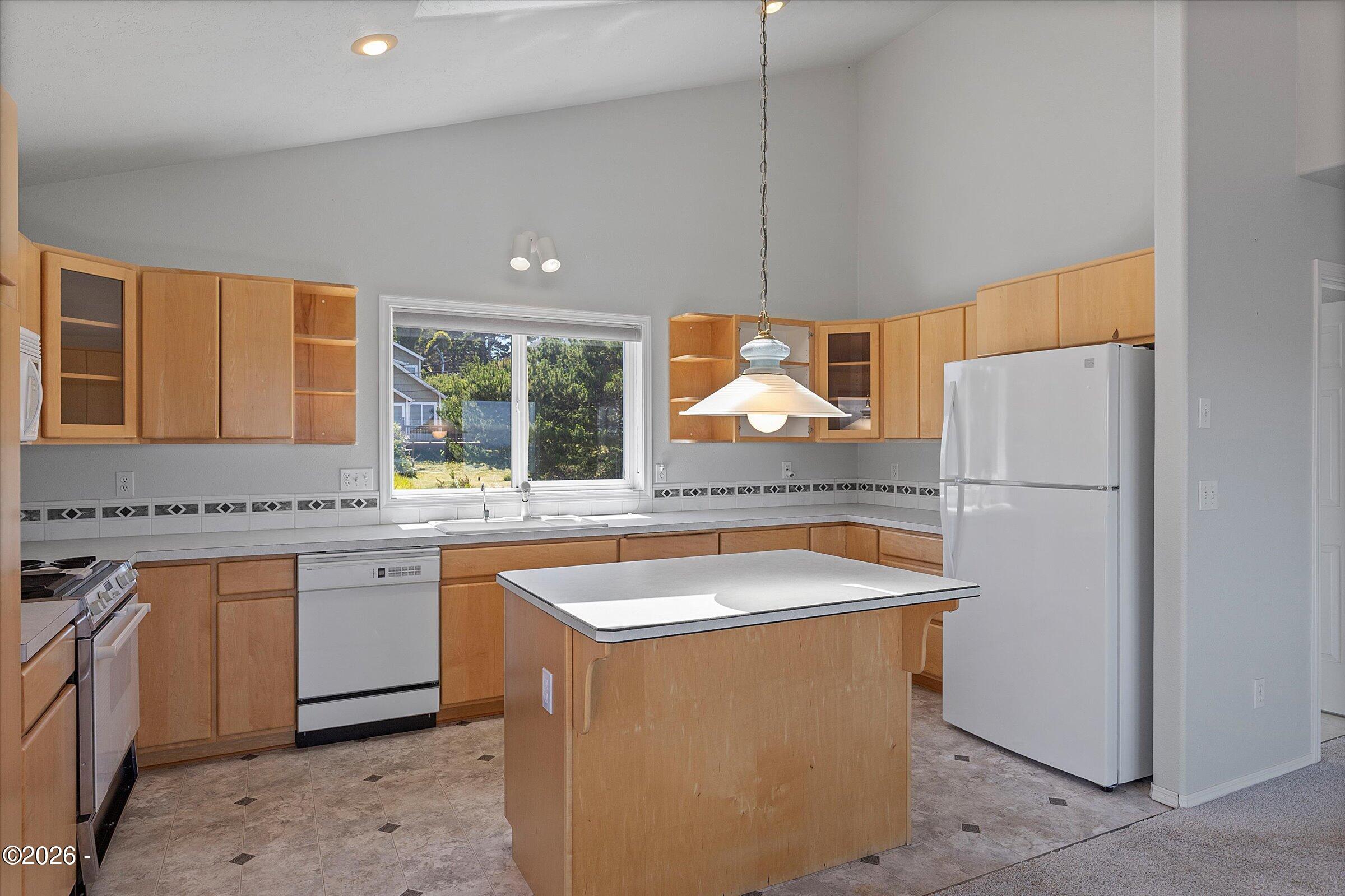 935 Southwest 7th Street Lincoln City, OR 97367 - Photo 13 of 50