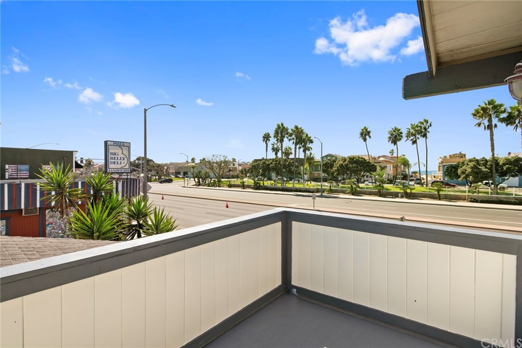 203 Cedar Street Newport Beach, CA 92663 - Photo 12 of 32