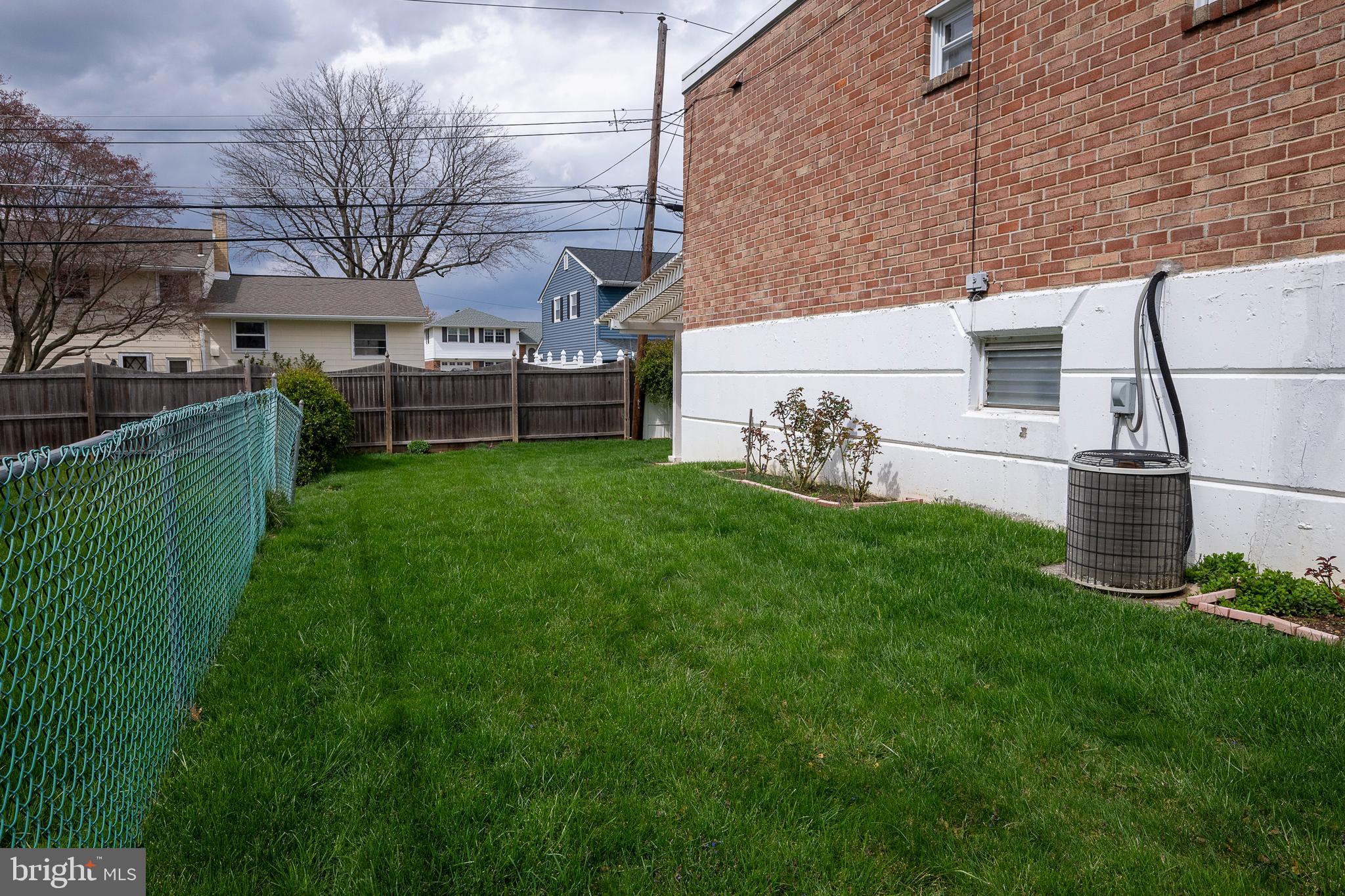 9932 Sandy Road Philadelphia, PA 19115 - Photo 6 of 26 Gallery Image 6