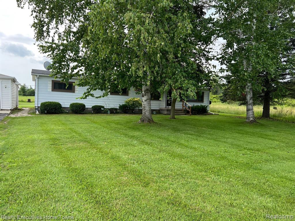 5690 Harrington Road Croswell, MI 48422 - Photo 2 of 24