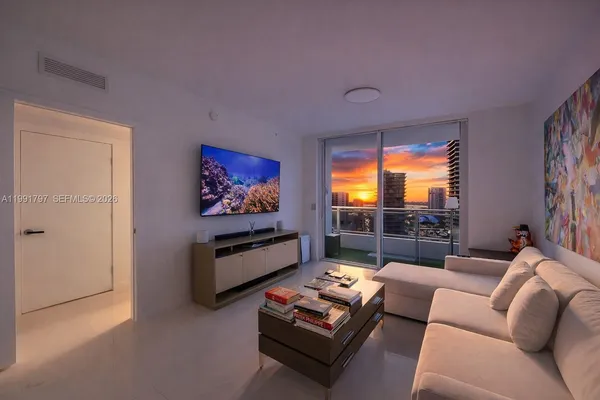 $4,200 | 1080 Brickell Avenue, Unit 1603, Miami, FL 33131