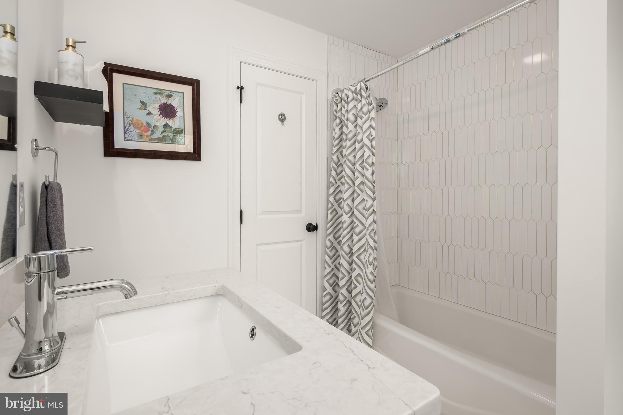 4574 Old Saucon Road Bethlehem, PA 18015 - Photo 35 of 44 Jack-n-Jill Bathroom