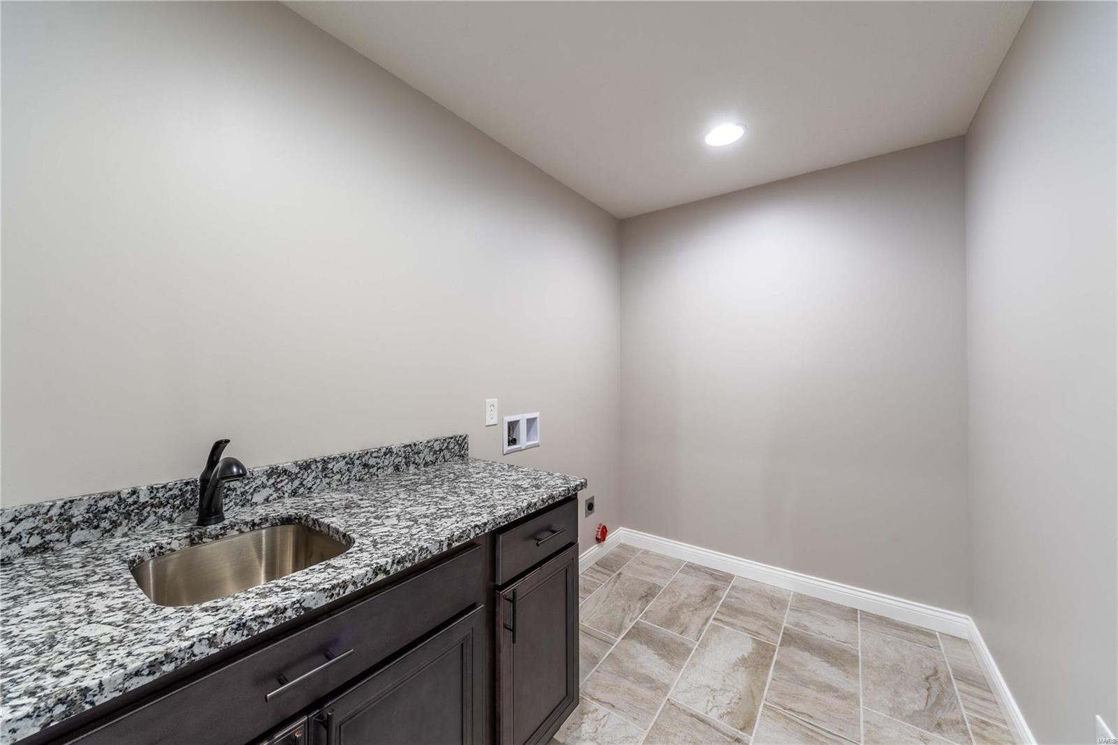 1722 Norman Road Marion, IL 62959 - Photo 6 of 28