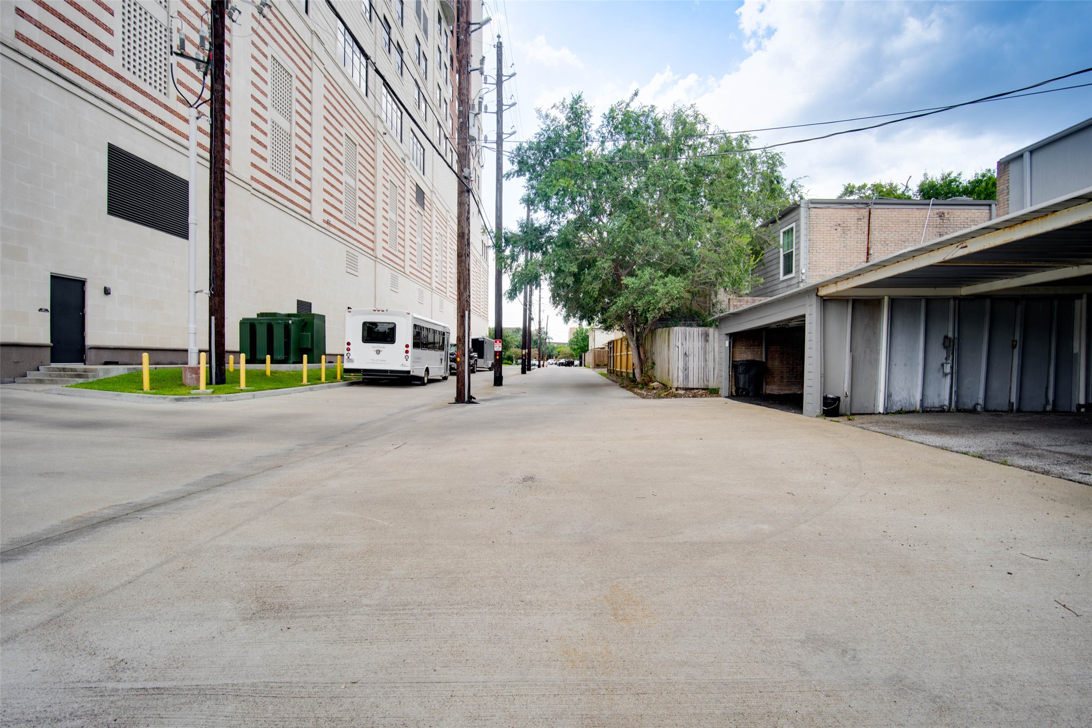 6311 Riverview Way Houston, TX 77057 - Photo 33 of 35 a view of a house with a street
