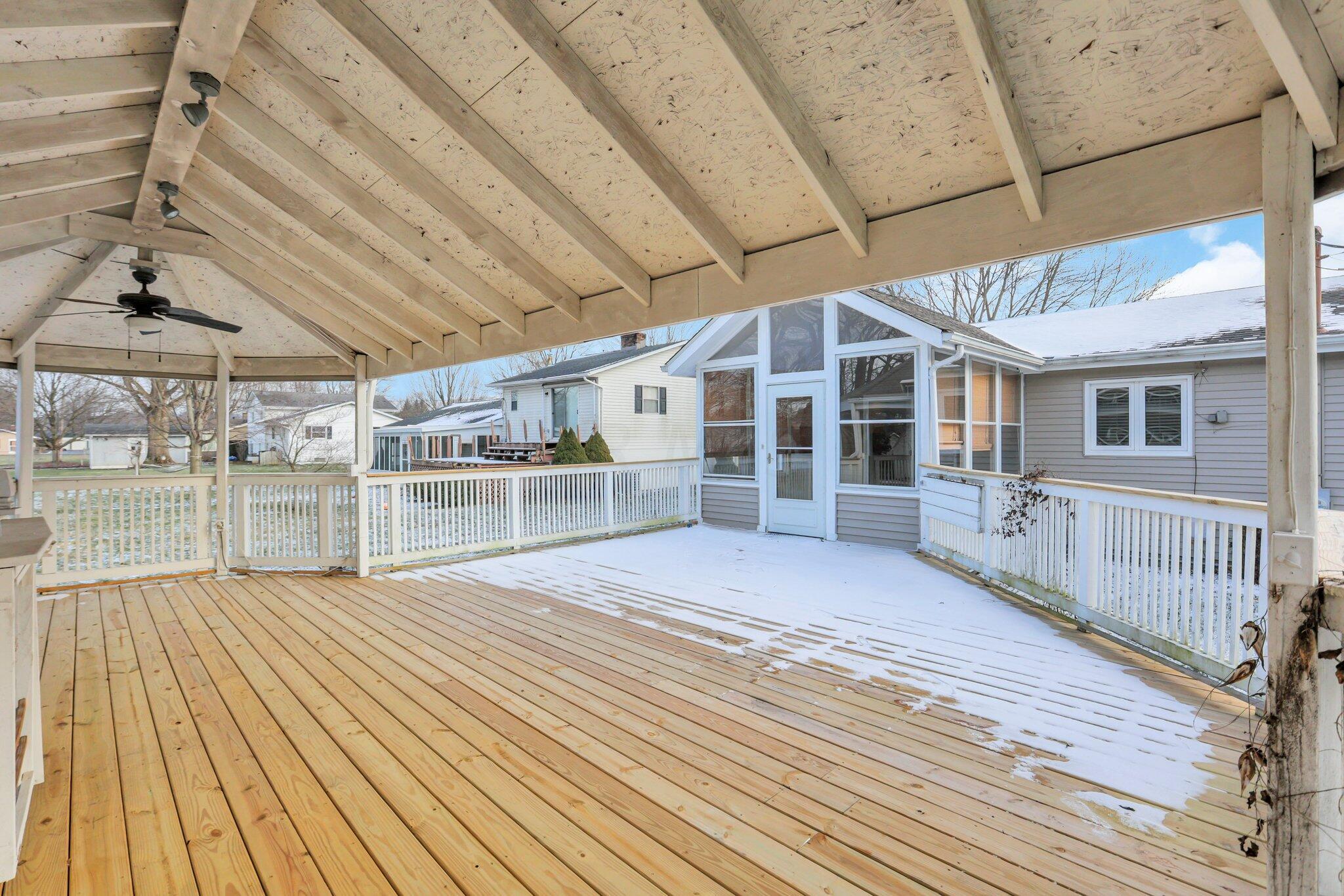 252 Derby Downs Road Newark, OH 43055 - Photo 46 of 64 Back Deck