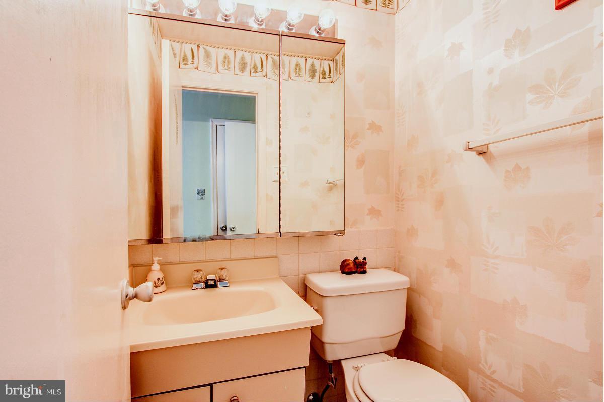 3240 Hewitt Silver Spring, Unit 63B Silver Spring, MD 20906 - Photo 20 of 24 Half Bath
