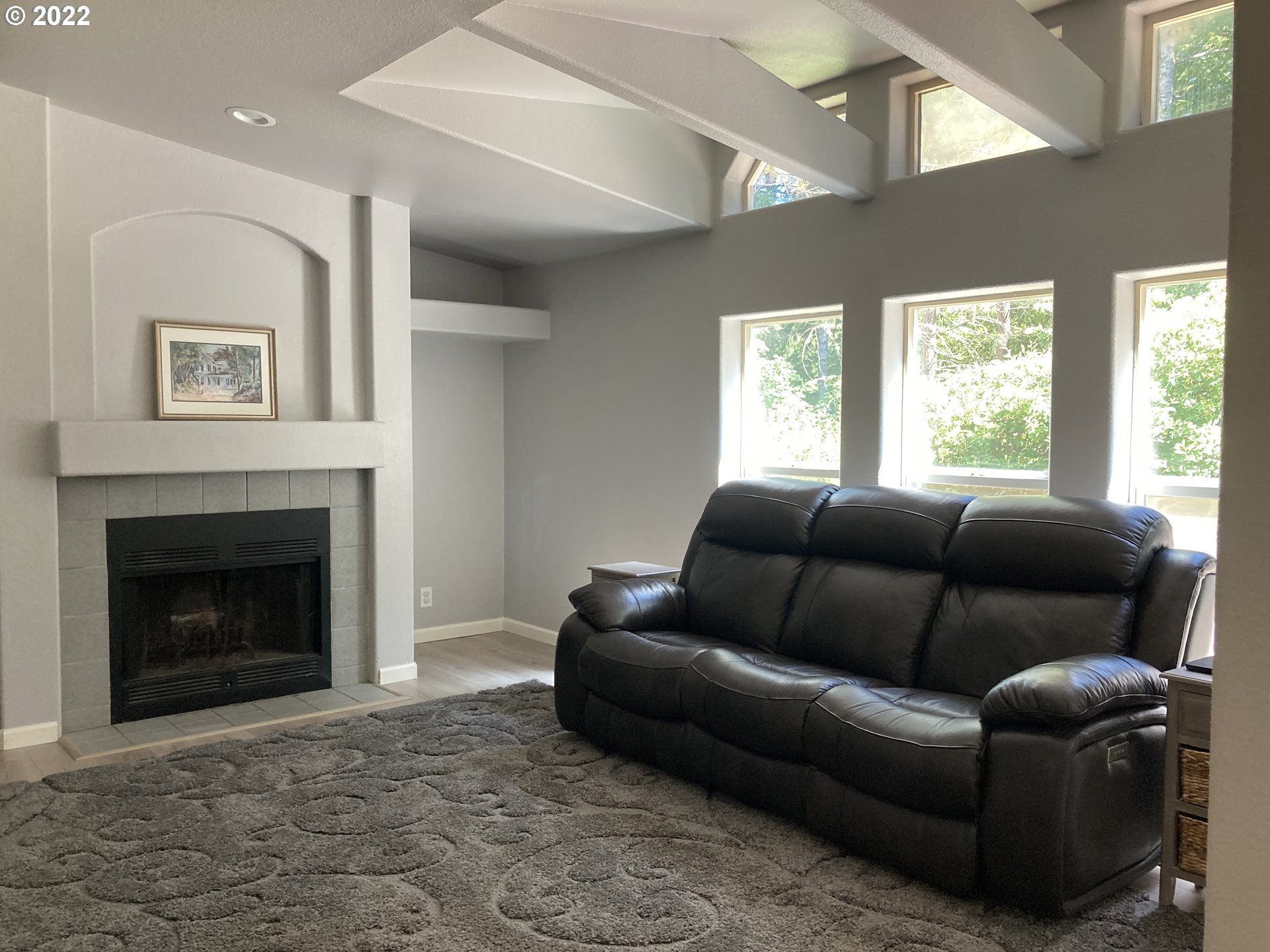 1665 Kristi Loop Lakeside, OR 97449 - Photo 11 of 31 Family Room