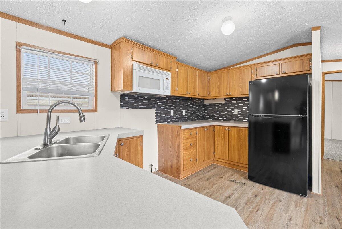 323 Oak Ridge Street Mason, MI 48854 - Photo 11 of 23 15-Media Jett - 10