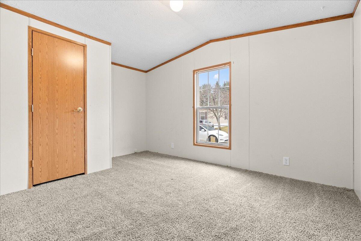 323 Oak Ridge Street Mason, MI 48854 - Photo 16 of 23 08-Media Jett - 03