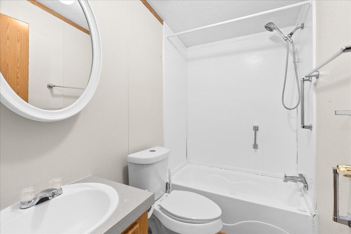 323 Oak Ridge Street Mason, MI 48854 - Photo 17 of 23 17-Media Jett - 12