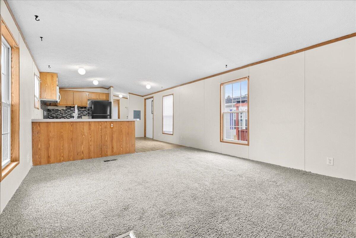 323 Oak Ridge Street Mason, MI 48854 - Photo 8 of 23 10-Media Jett - 05