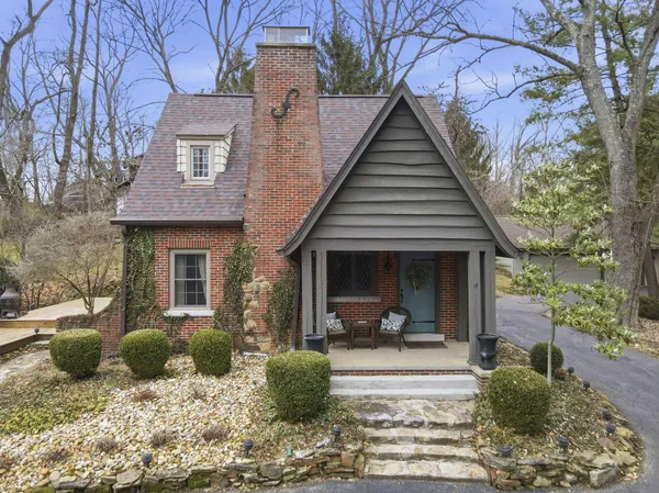 $550,000 | 17 Red Bud Lane, Lancaster, OH 43130