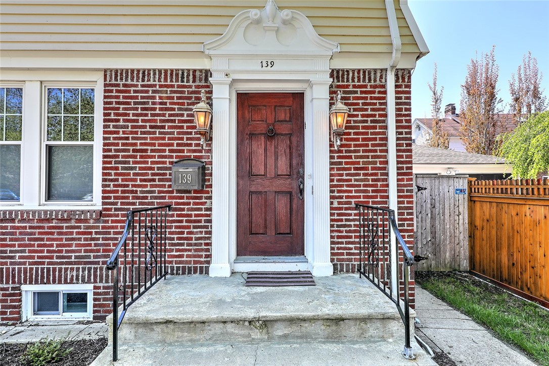 139 Sessions Street Providence, RI 02906 - Photo 4 of 50