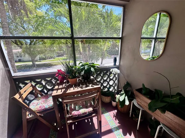 $1,725 | 6580 Santona Street, Unit A17, Coral Gables, FL 33146