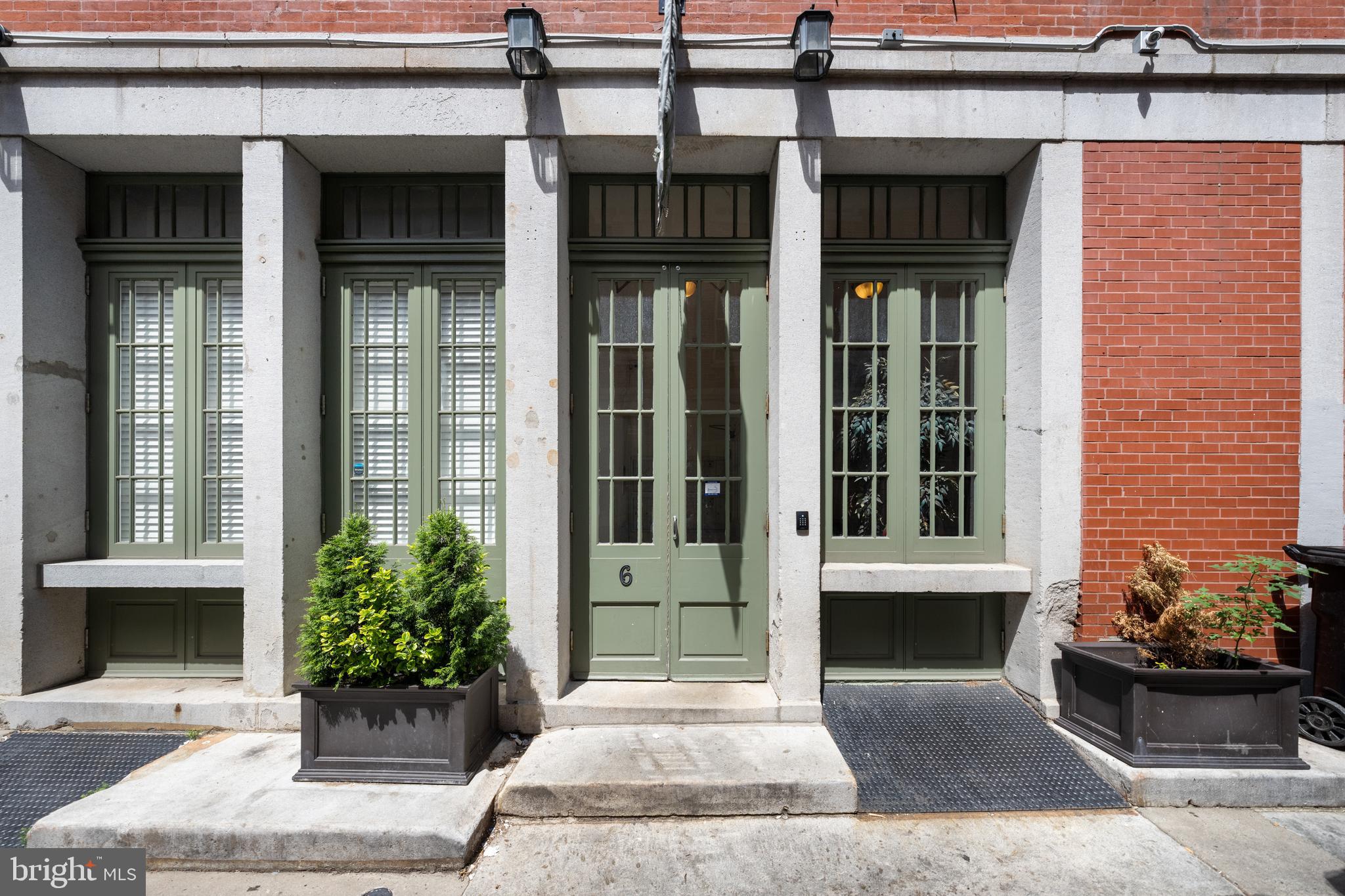 6-10 Strawberry Street, Unit 10 Philadelphia, PA 19106 - Photo 4 of 30