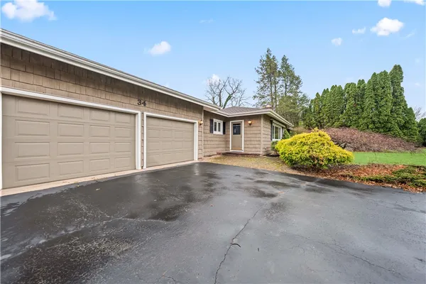 $249,900 | 34 Lochnavar Parkway, Pittsford, NY 14534