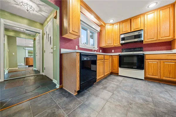 $249,900 | 34 Lochnavar Parkway, Pittsford, NY 14534