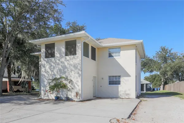 $415,000 | 260 South Central Avenue, Umatilla, FL 32784
