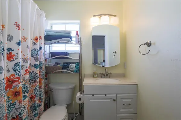 $415,000 | 260 South Central Avenue, Umatilla, FL 32784