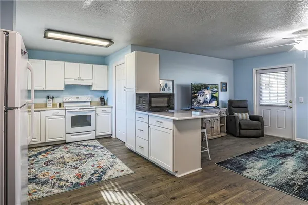 $415,000 | 260 South Central Avenue, Umatilla, FL 32784