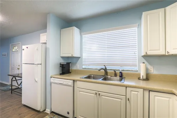 $415,000 | 260 South Central Avenue, Umatilla, FL 32784