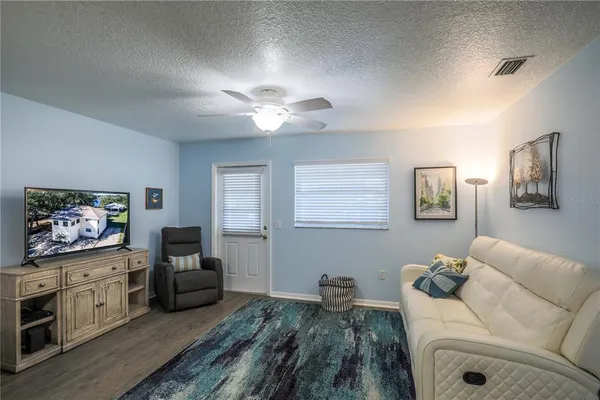 $415,000 | 260 South Central Avenue, Umatilla, FL 32784