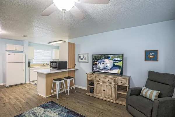 $415,000 | 260 South Central Avenue, Umatilla, FL 32784