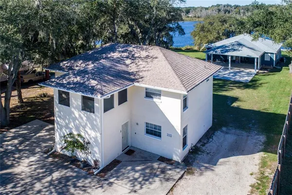 $415,000 | 260 South Central Avenue, Umatilla, FL 32784