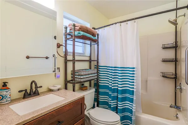 $415,000 | 260 South Central Avenue, Umatilla, FL 32784