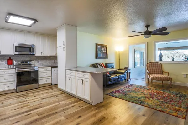 $415,000 | 260 South Central Avenue, Umatilla, FL 32784