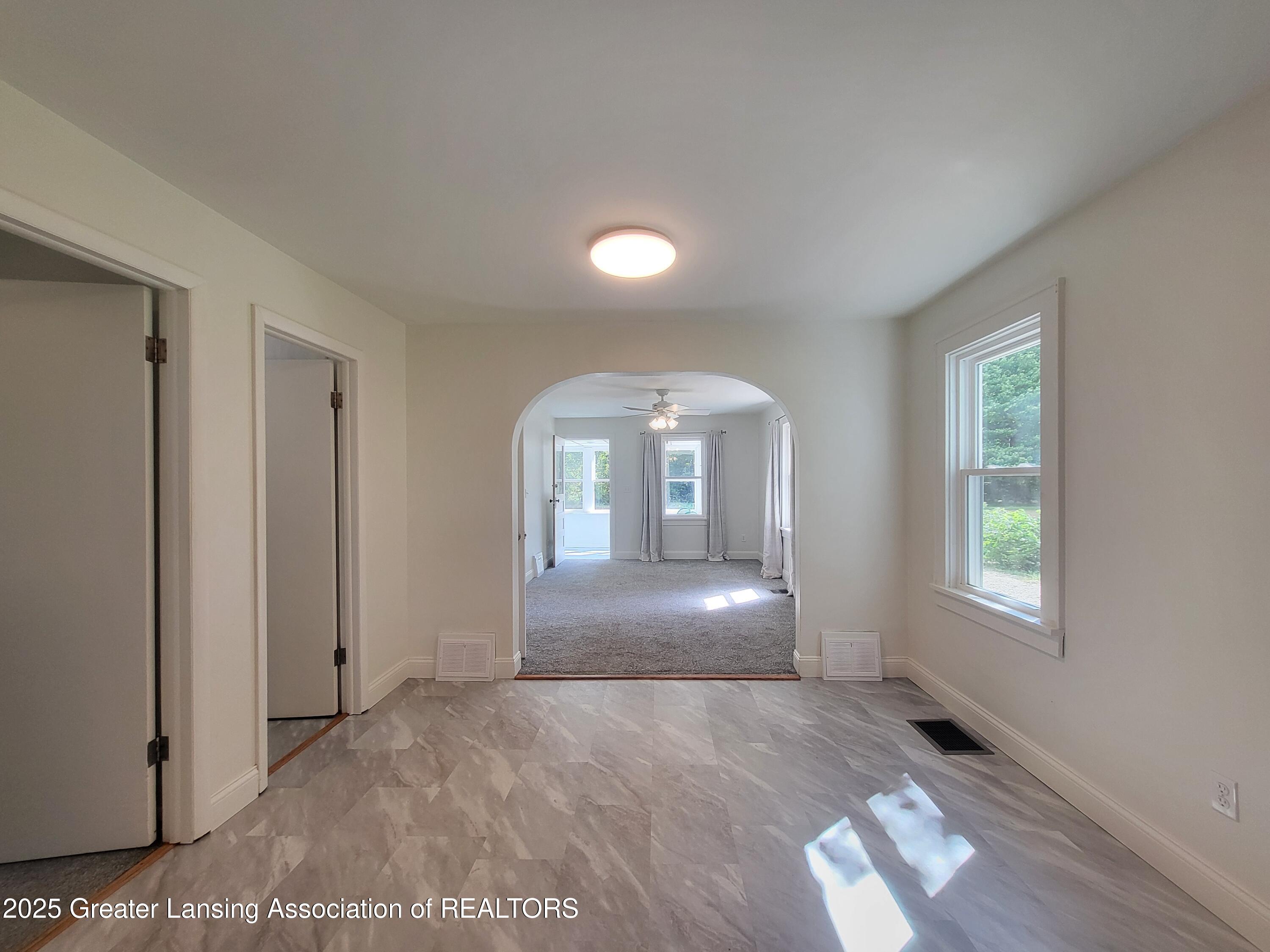 1692 South Smith Road Eaton Rapids, MI 48827 - Photo 10 of 33 1000032151