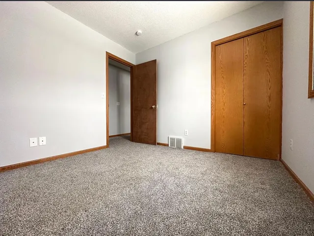 $2,000 | 3288 Dodd Lane, Eagan, MN 55121