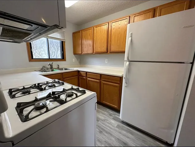 $2,000 | 3288 Dodd Lane, Eagan, MN 55121