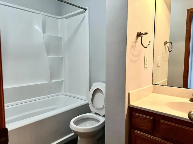 $2,000 | 3288 Dodd Lane, Eagan, MN 55121