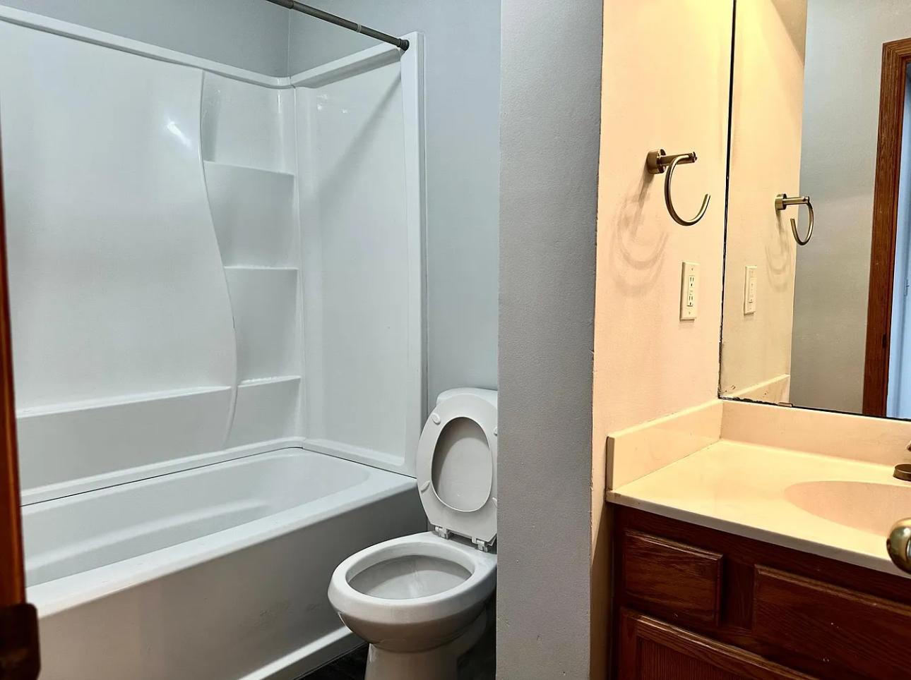 3288 Dodd Lane Eagan, MN 55121 - Photo 7 of 12