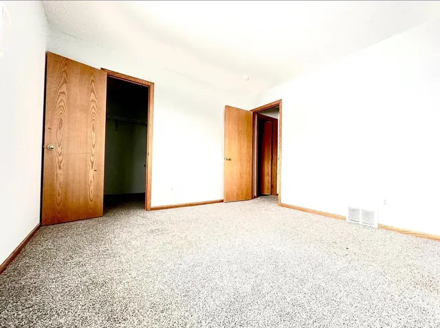 $2,000 | 3288 Dodd Lane, Eagan, MN 55121