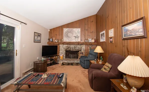 $374,500 | 505 Oak Crest Drive, Kendallville, IN 46755