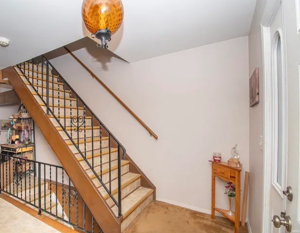 $379,900 | 505 Oak Crest Drive, Kendallville, IN 46755