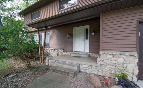 $374,500 | 505 Oak Crest Drive, Kendallville, IN 46755