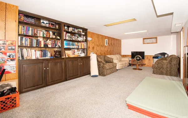 $374,500 | 505 Oak Crest Drive, Kendallville, IN 46755