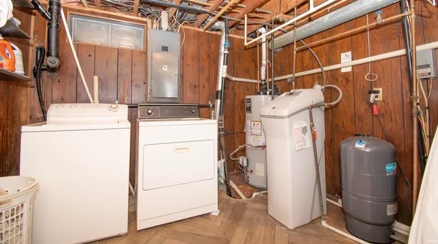 $379,900 | 505 Oak Crest Drive, Kendallville, IN 46755