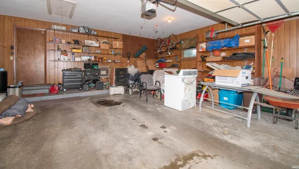 $374,500 | 505 Oak Crest Drive, Kendallville, IN 46755