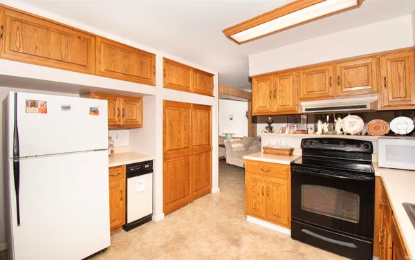 $374,500 | 505 Oak Crest Drive, Kendallville, IN 46755